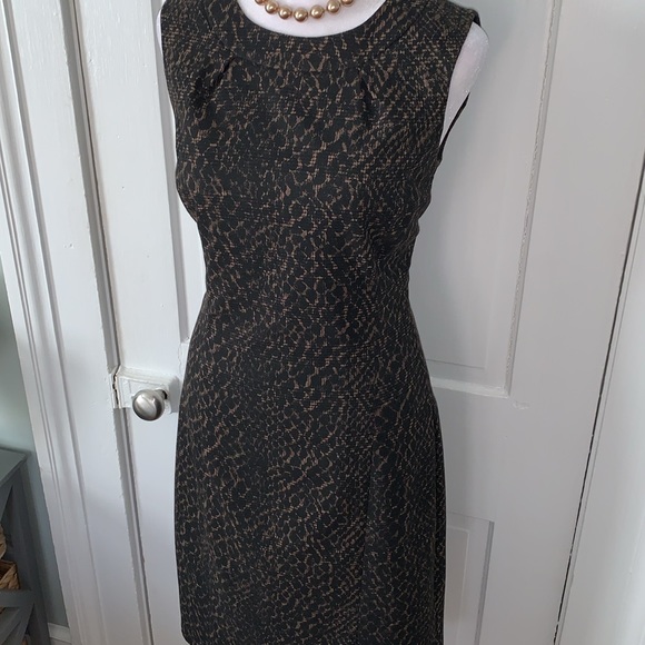 TAHARI SLEEVELESS DRESS BLACK AND BROWN - Picture 2 of 10
